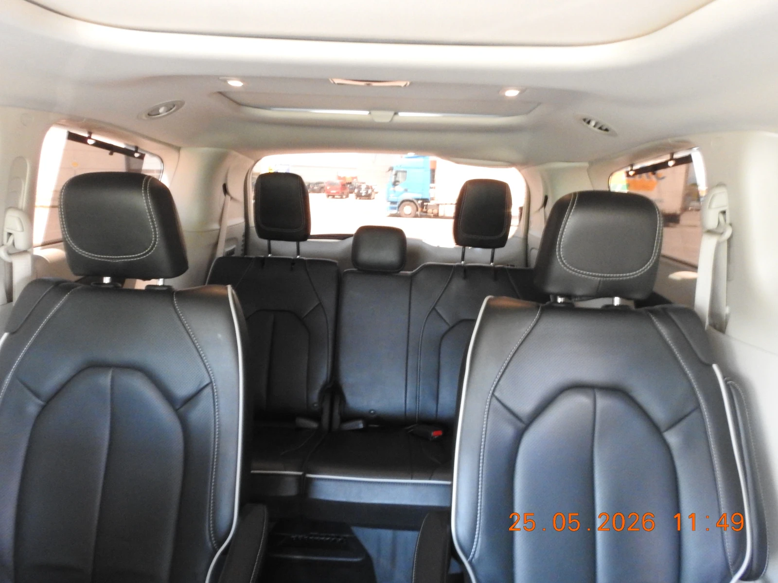 Chrysler Pacifica Limited AWD, снимка 12 - Автомобили и джипове - 54667485