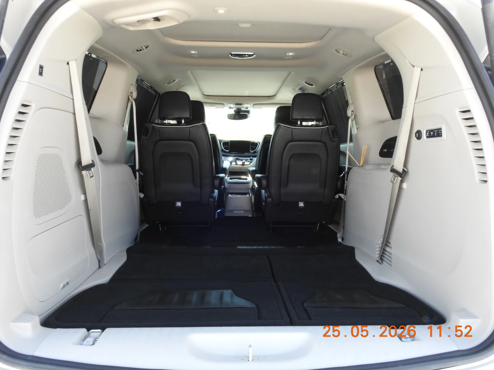 Chrysler Pacifica Limited AWD, снимка 15 - Автомобили и джипове - 54667485