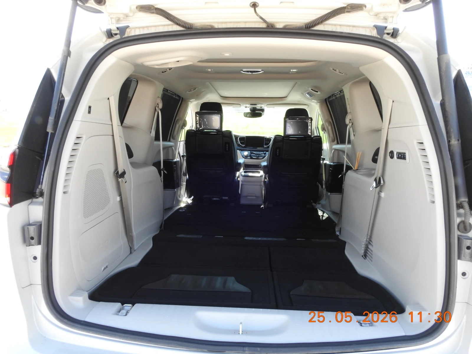 Chrysler Pacifica Limited AWD, снимка 13 - Автомобили и джипове - 54667485