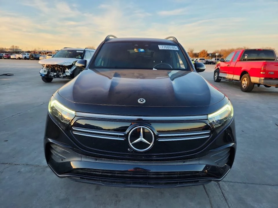 Mercedes-Benz EQB 300 4MATIC AMG PACK| BURMESTER| HEAD UP| 360, снимка 2 - Автомобили и джипове - 55034424