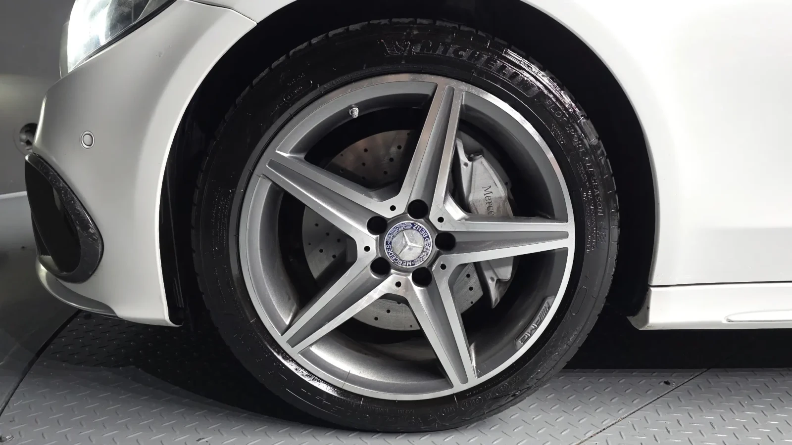 Mercedes-Benz C 250 4MATIC HEAD UP/360CAM/PANORAMA/CARBON/AMG LINE, снимка 5 - Автомобили и джипове - 55143825