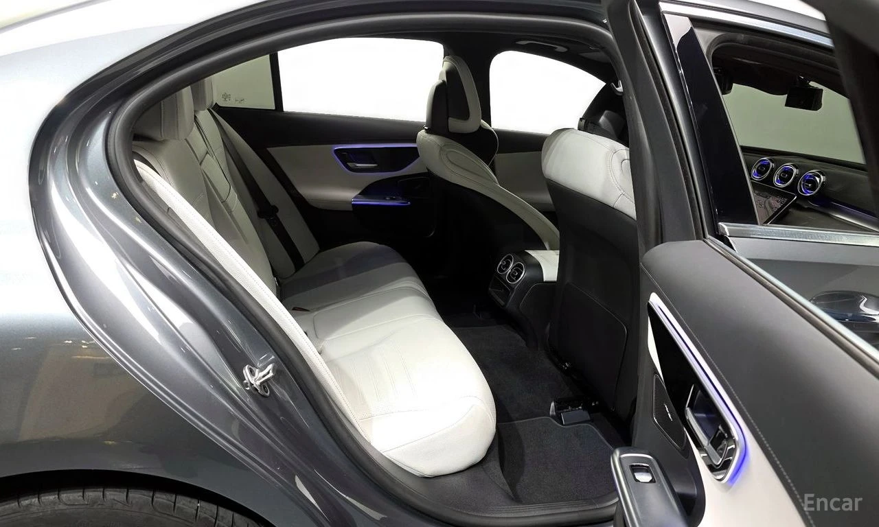 Mercedes-Benz C 300 AMG* LINE* ОБДУХВАНЕ* ДИСТРОНИК* ХЕДЪП* LANE* ASSI, снимка 14 - Автомобили и джипове - 55208383