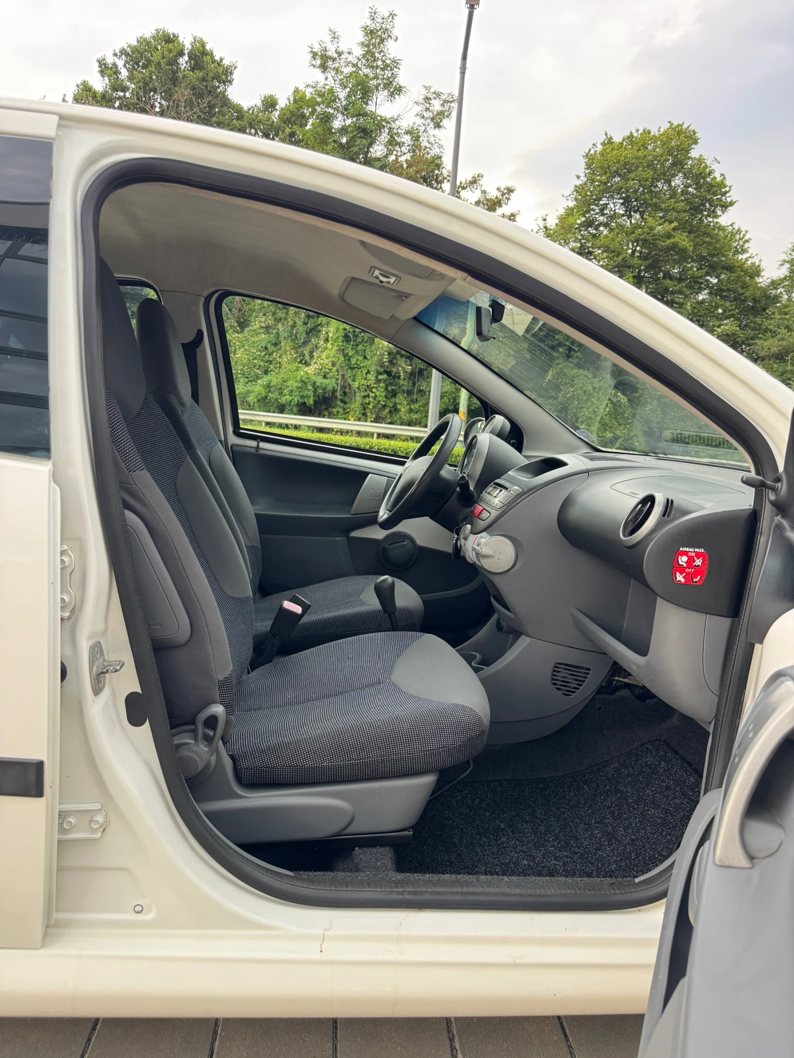 Peugeot 107 1.4HDI Klima 122530км!!! Уникално , снимка 13 - Автомобили и джипове - 55272590