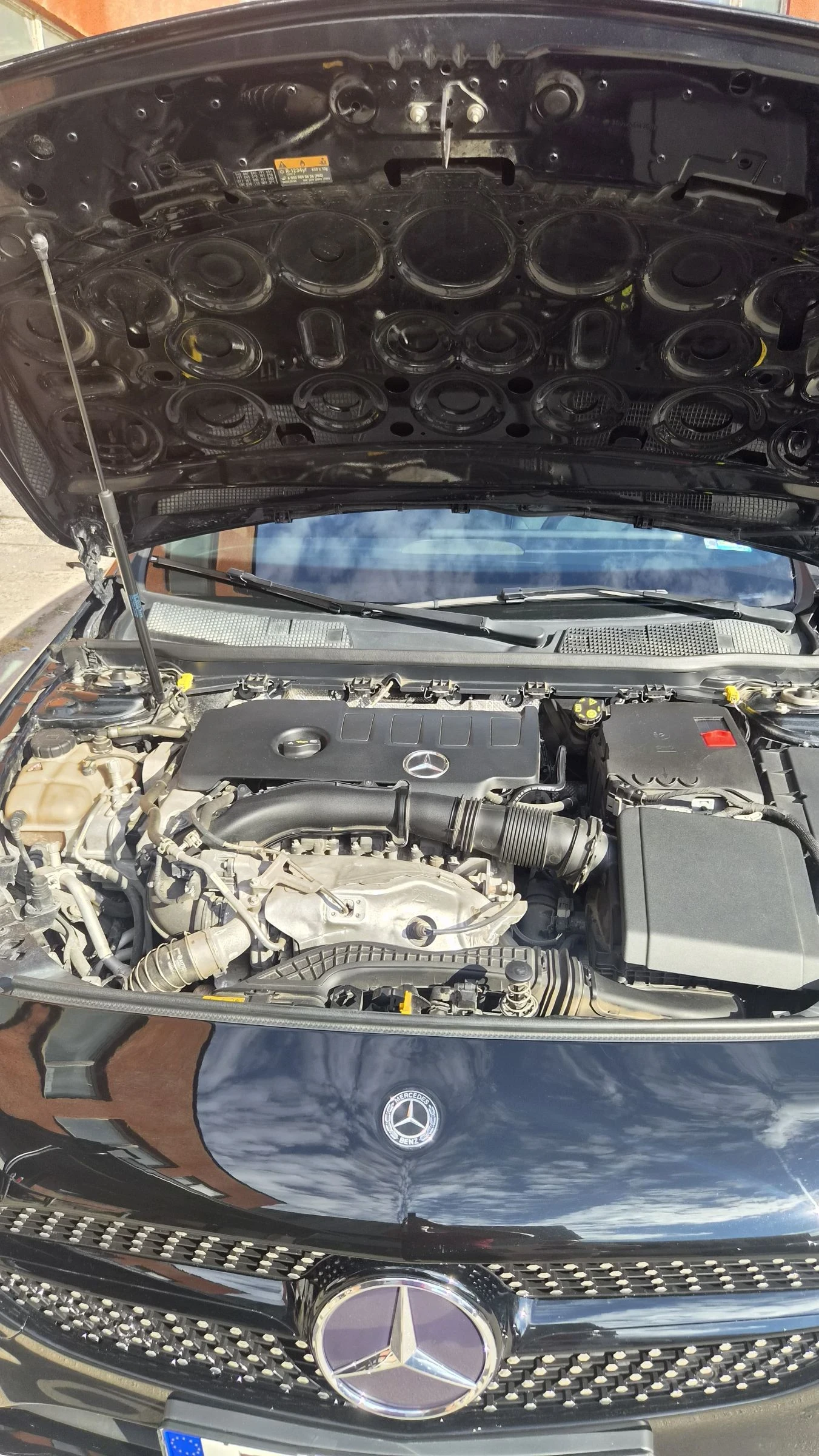 Mercedes-Benz A 220 AMG-LINE 4MATIC, снимка 13 - Автомобили и джипове - 55435280