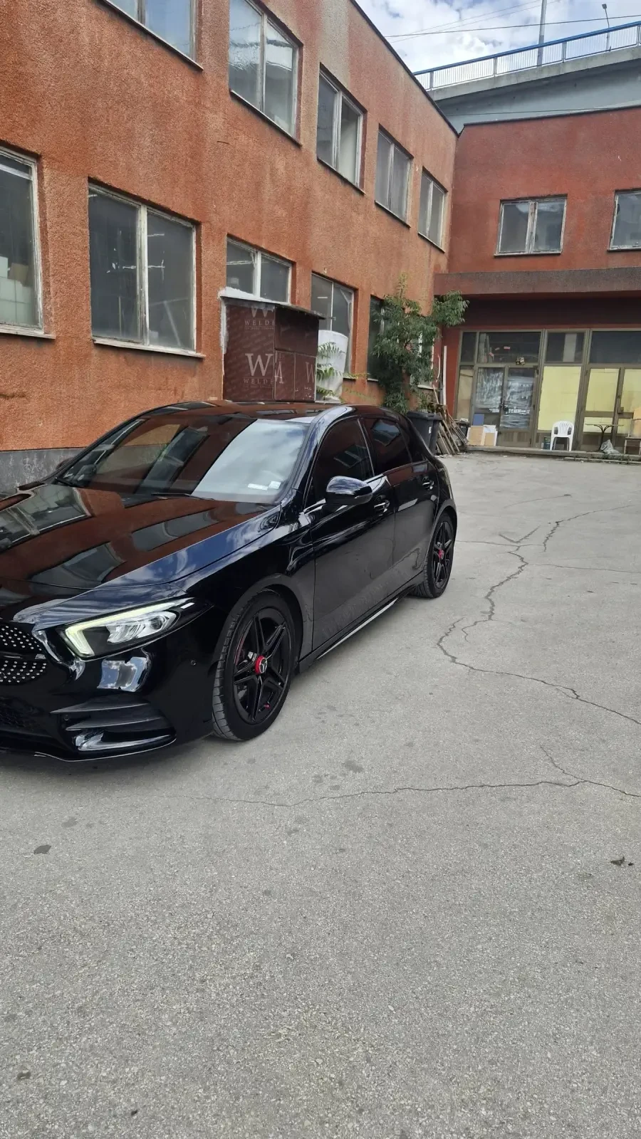 Mercedes-Benz A 220 AMG-LINE 4MATIC, снимка 2 - Автомобили и джипове - 55435280