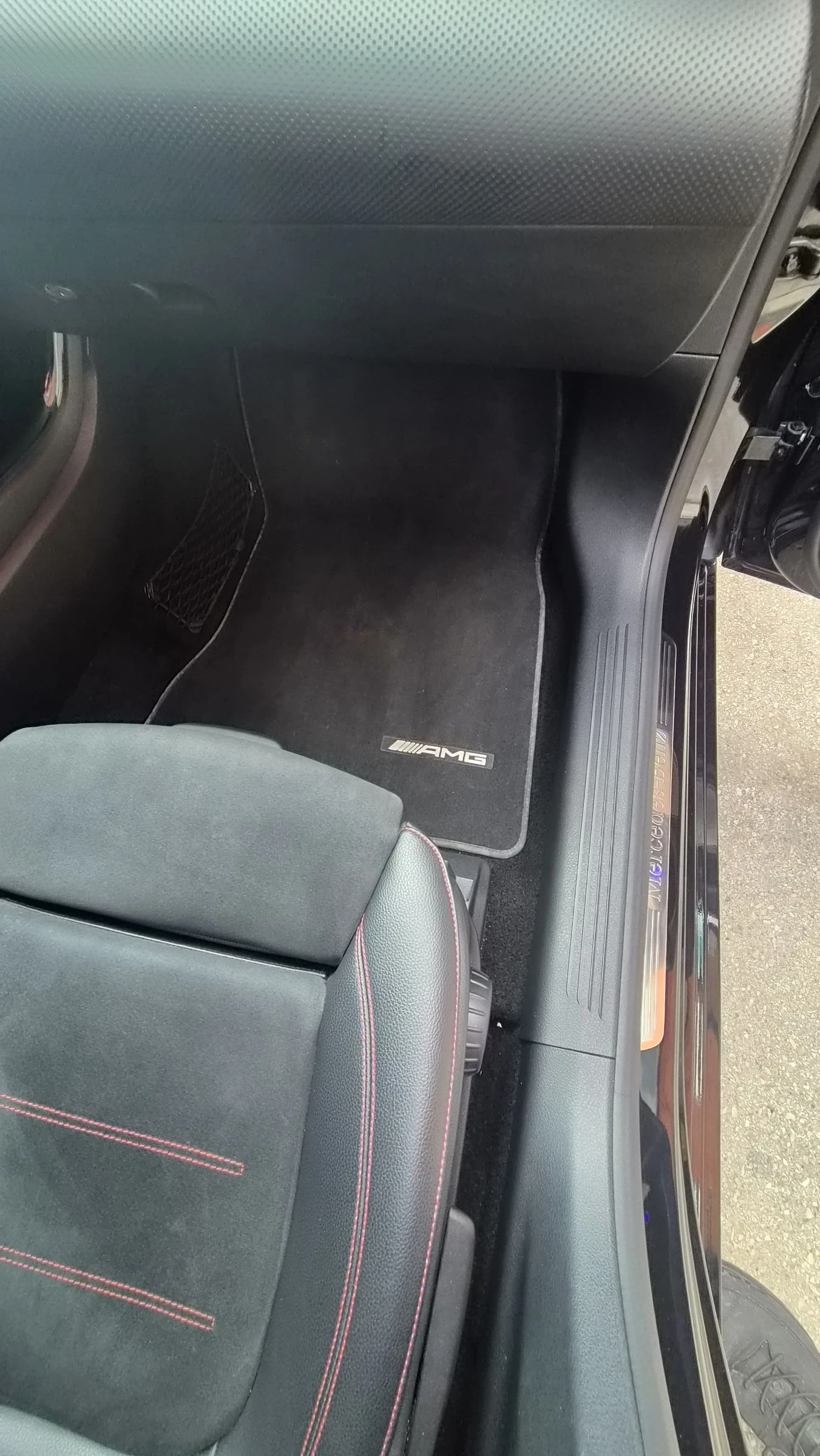 Mercedes-Benz A 220 AMG-LINE 4MATIC, снимка 11 - Автомобили и джипове - 55435280