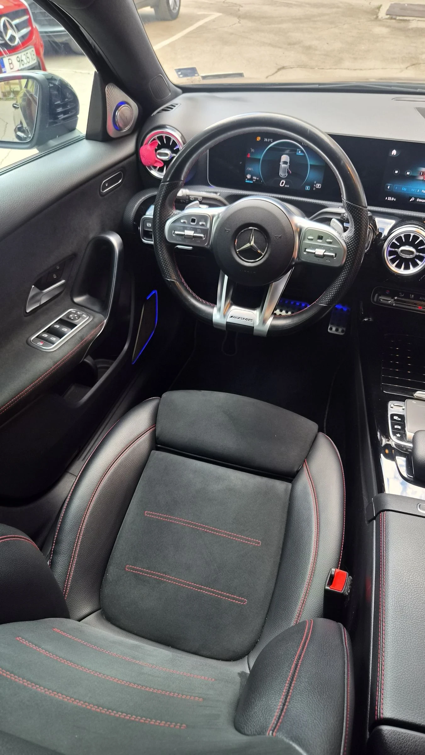 Mercedes-Benz A 220 AMG-LINE 4MATIC, снимка 7 - Автомобили и джипове - 55435280