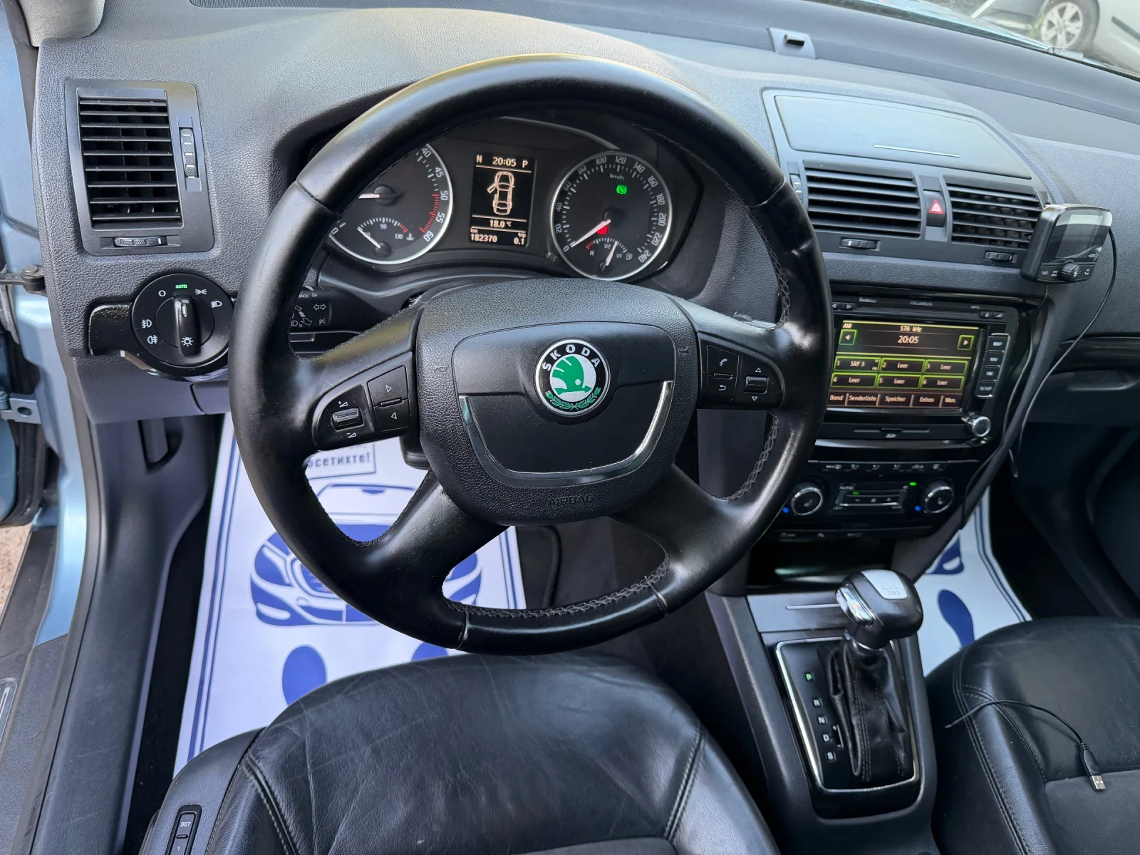 Skoda Octavia 2.0TDI!ШВЕЙЦАРИЯ!4Х4! Laurin & Klement!, снимка 14 - Автомобили и джипове - 55563071