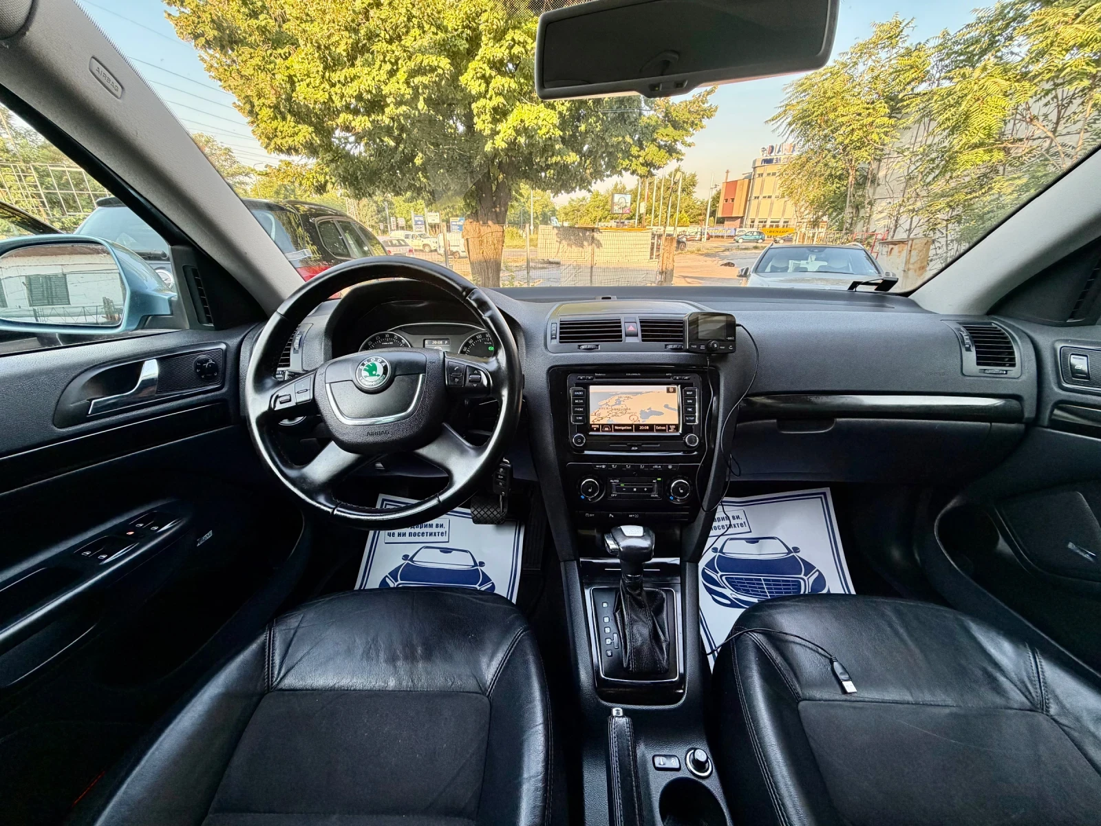Skoda Octavia 2.0TDI!ШВЕЙЦАРИЯ!4Х4! Laurin & Klement!, снимка 11 - Автомобили и джипове - 55563071