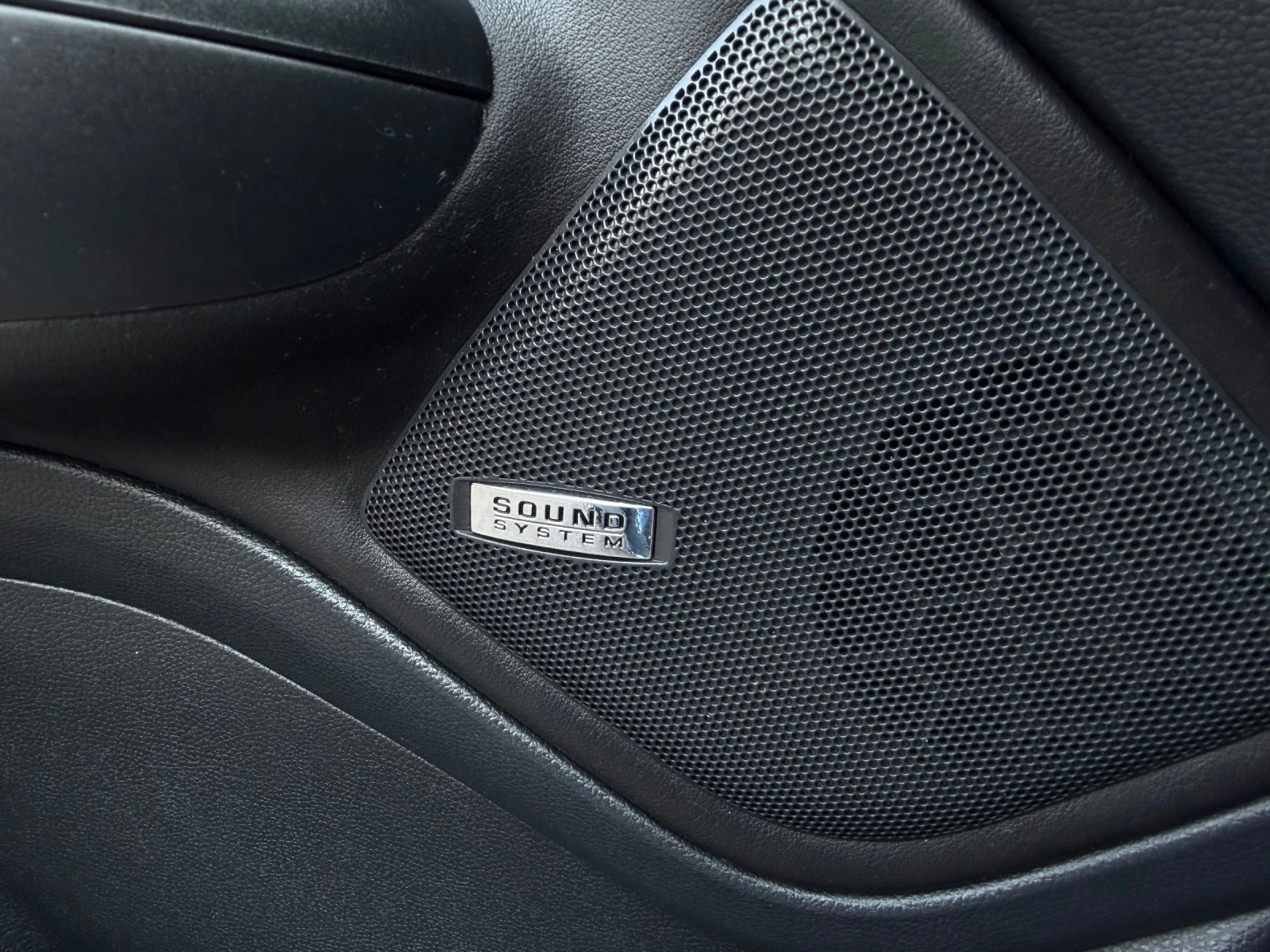 Skoda Octavia 2.0TDI!ШВЕЙЦАРИЯ!4Х4! Laurin & Klement!, снимка 9 - Автомобили и джипове - 55563071
