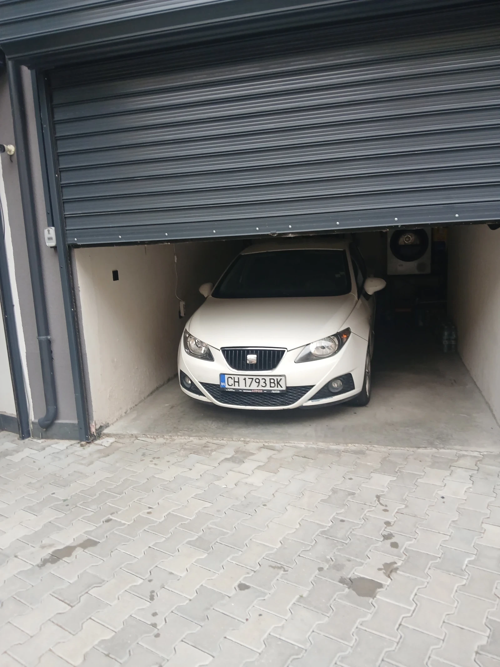 Seat Ibiza J6 1.2 газ, снимка 11 - Автомобили и джипове - 55800872