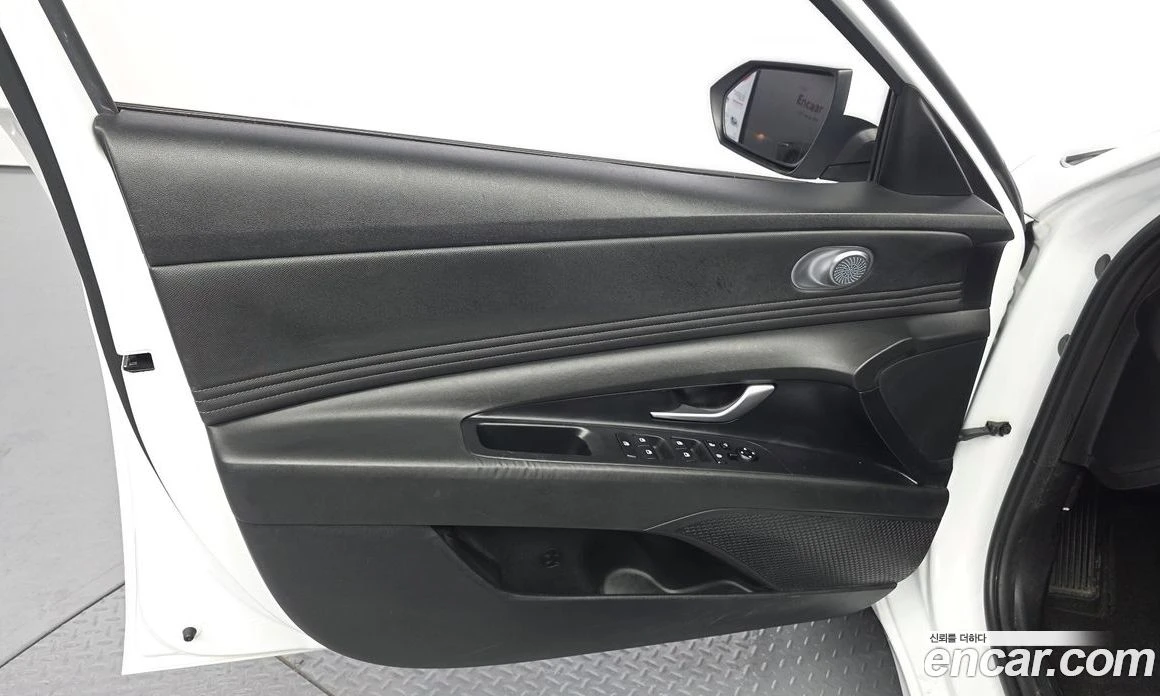 Hyundai Elantra 1.6 LPi Style, снимка 14 - Автомобили и джипове - 55940329