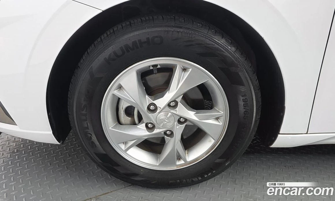 Hyundai Elantra 1.6 LPi Style, снимка 5 - Автомобили и джипове - 55940329