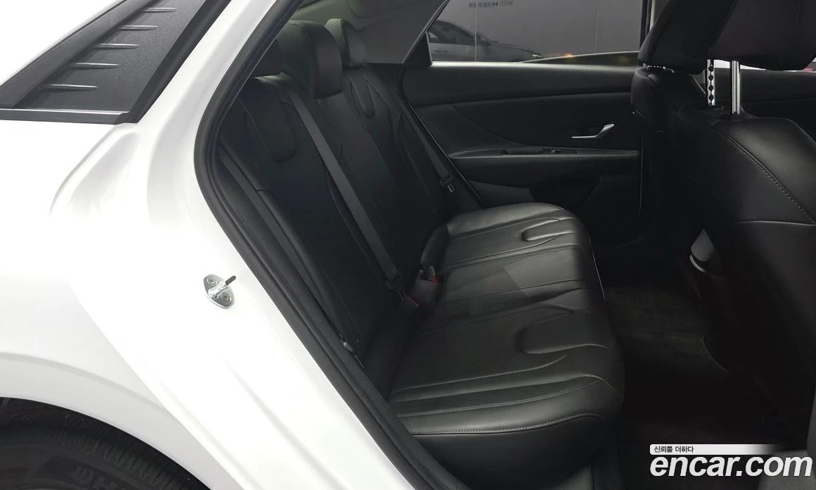 Hyundai Elantra 1.6 LPi Style, снимка 17 - Автомобили и джипове - 55940329