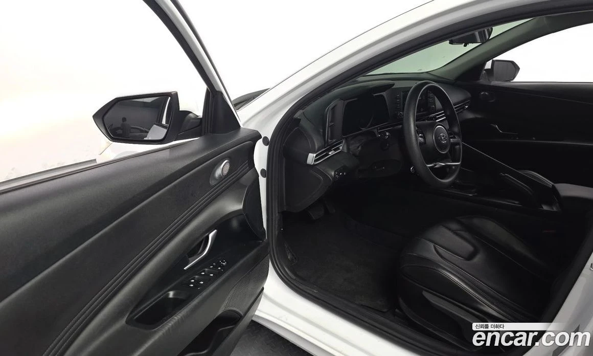 Hyundai Elantra 1.6 LPi Style, снимка 13 - Автомобили и джипове - 55940329