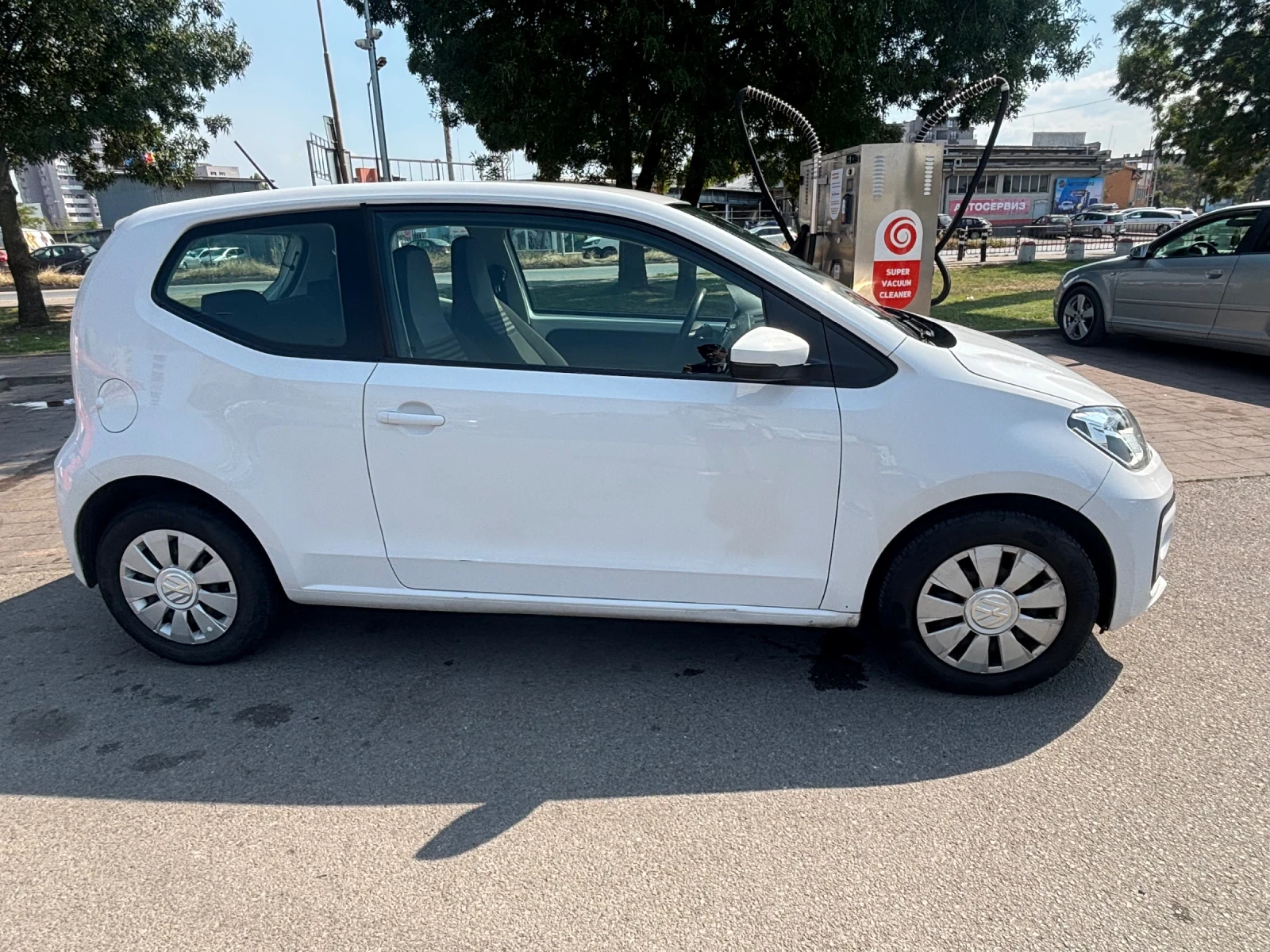 VW Up 1.0 бензин, снимка 3 - Автомобили и джипове - 56020802
