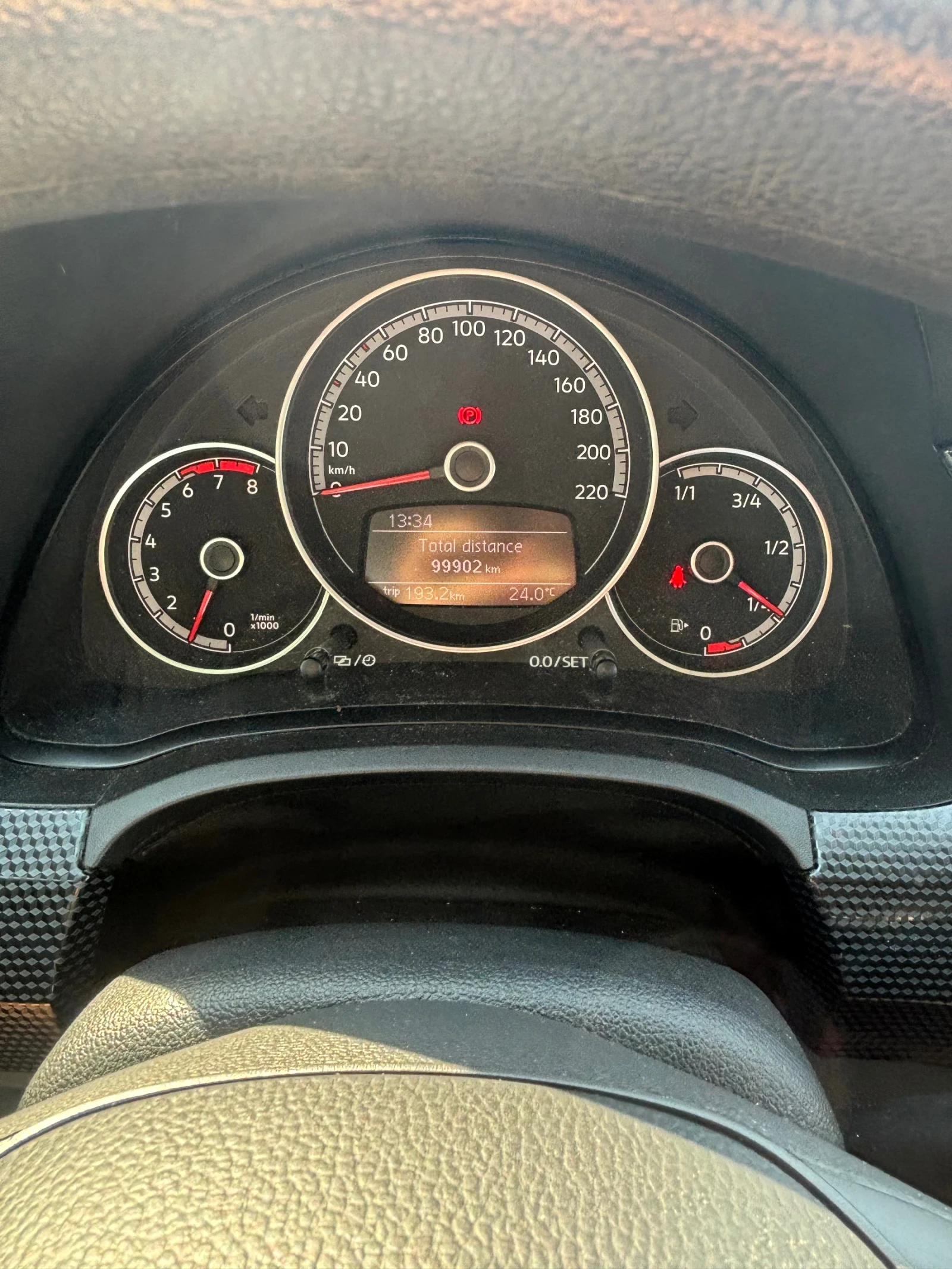 VW Up 1.0 бензин, снимка 6 - Автомобили и джипове - 56020802