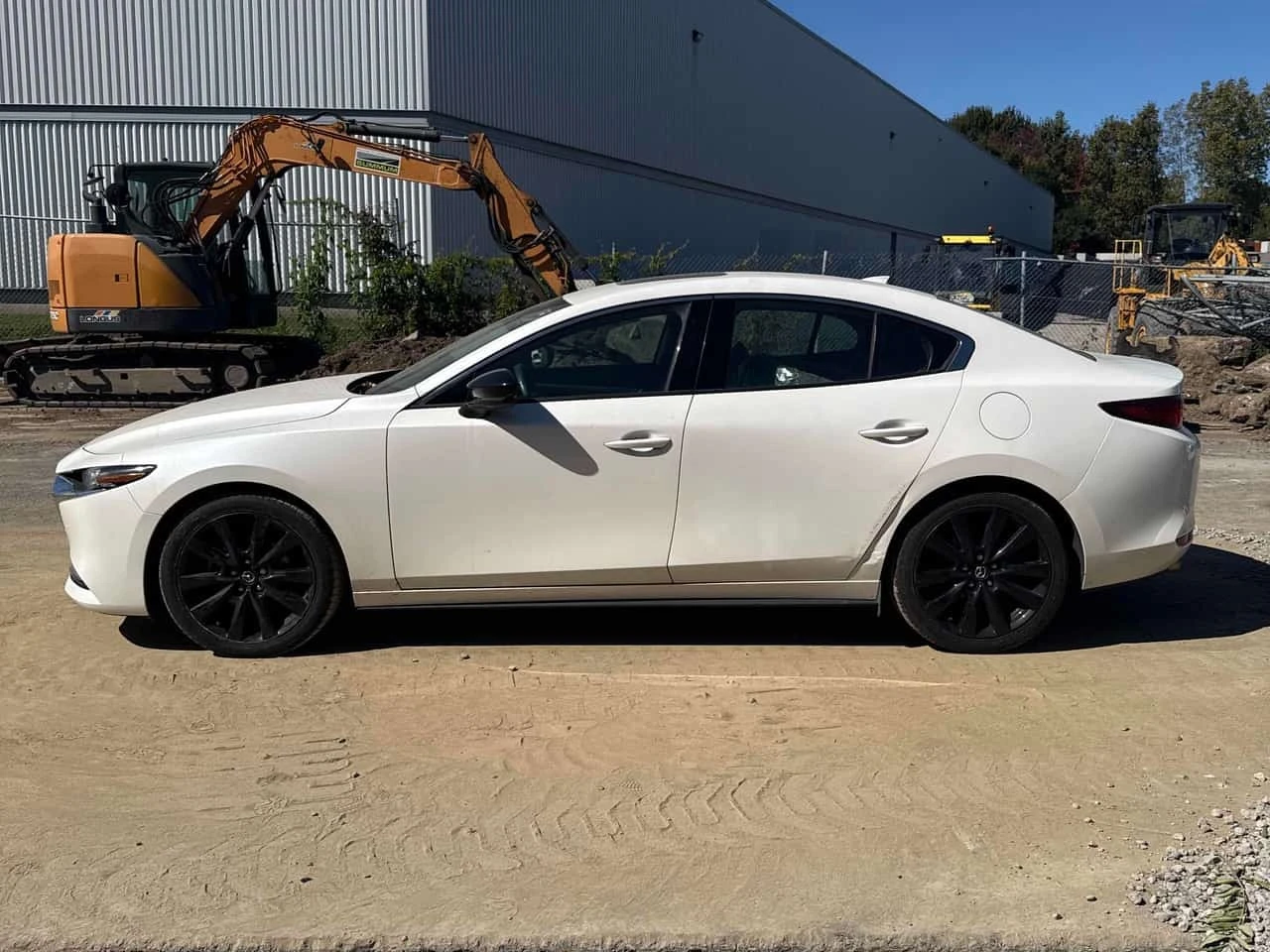 Mazda 3 GT w/Turbo| HUD| BOSE| OПЦИЯ ЗА ФИНАНСИРАНЕ| , снимка 2 - Автомобили и джипове - 56282330