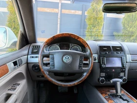 VW Touareg 3.0D/239HP* FACE LIFE* ПАНОРАМА* КАМЕРА* , снимка 12 - Автомобили и джипове - 53648968