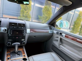 VW Touareg 3.0D/239HP* FACE LIFE* ПАНОРАМА* КАМЕРА* , снимка 14 - Автомобили и джипове - 53648968