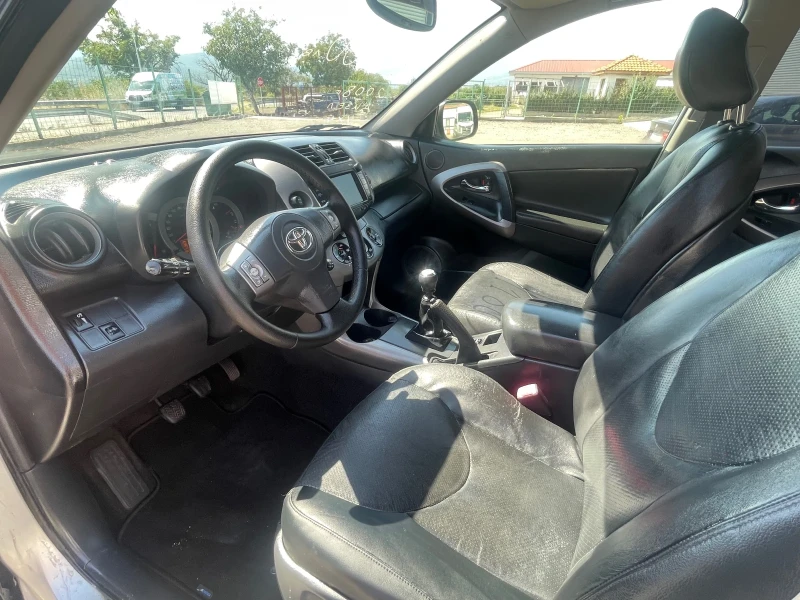 Toyota Rav4, снимка 11 - Автомобили и джипове - 48231780