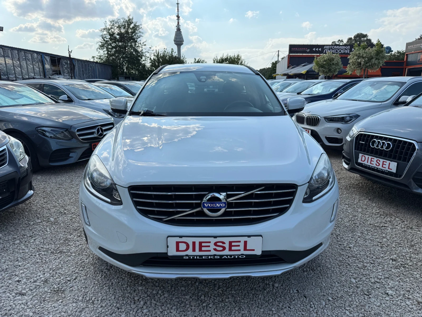 Volvo XC60 2.4 DIEZEL 4x4 - изображение 2
