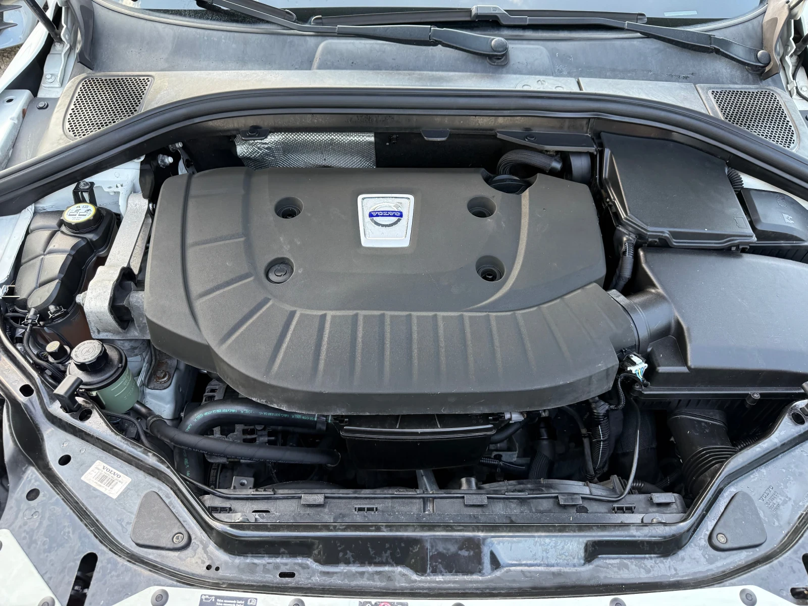 Volvo XC60 2.4 DIEZEL 4x4 - изображение 7