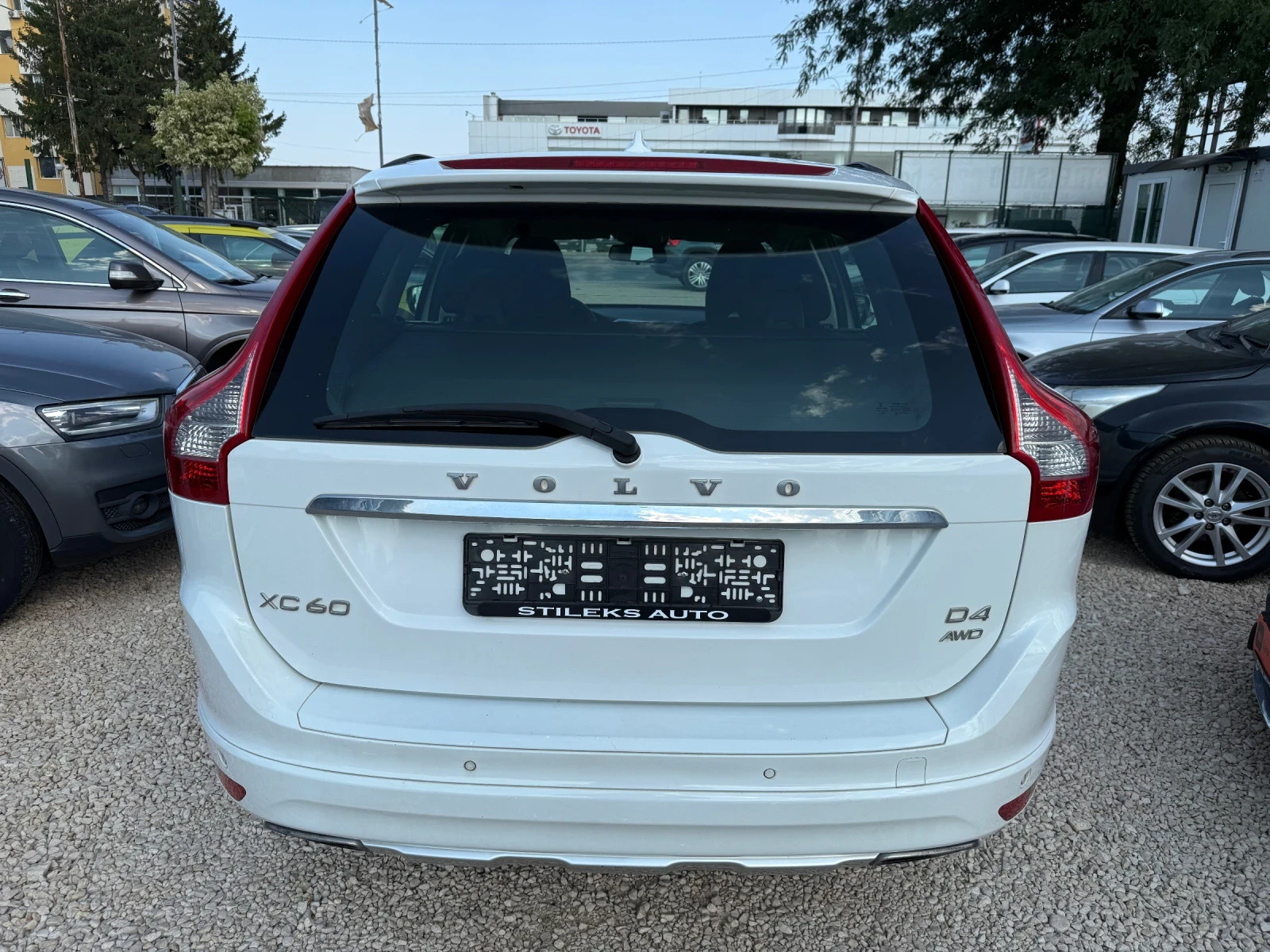 Volvo XC60 2.4 DIEZEL 4x4 - изображение 4