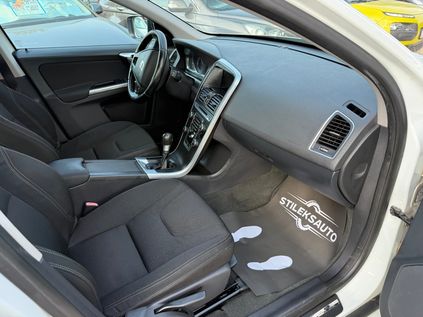 Volvo XC60 2.4 DIEZEL 4x4 - изображение 9