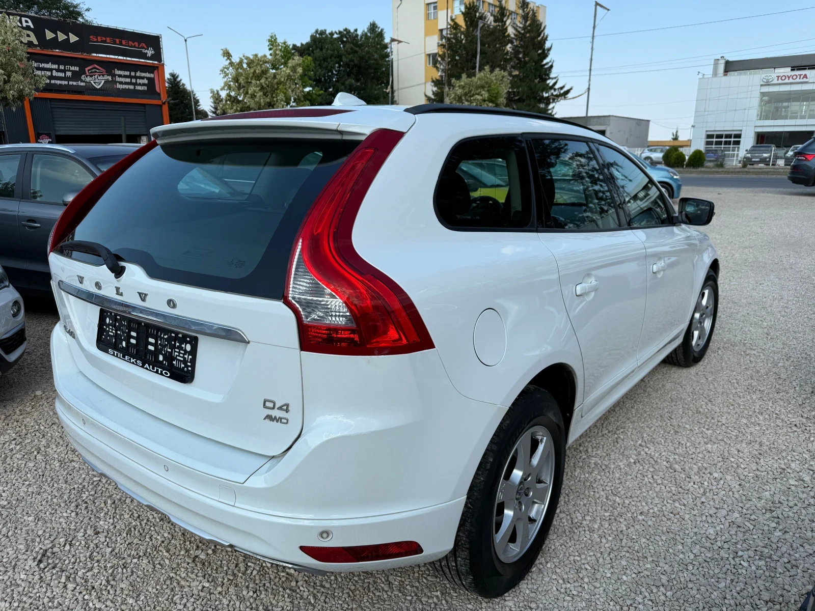 Volvo XC60 2.4 DIEZEL 4x4 - изображение 6
