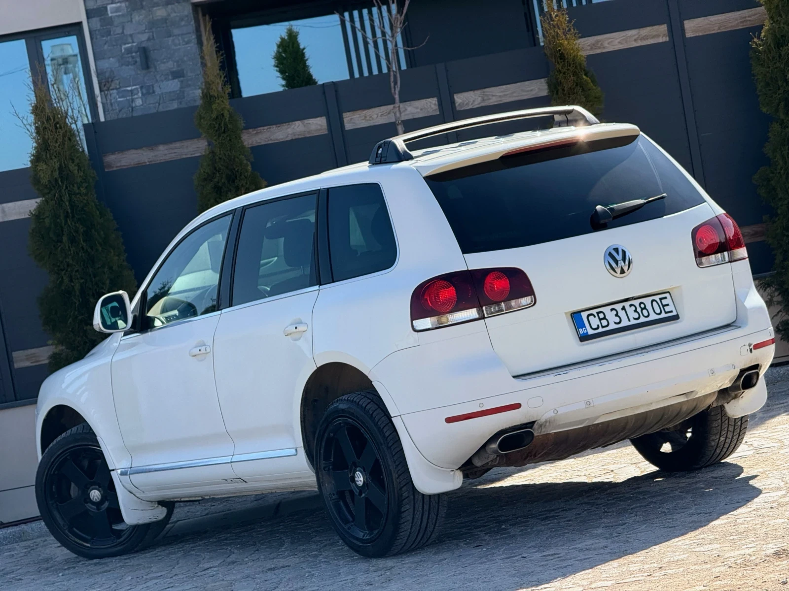 VW Touareg 3.0D/239HP* FACE LIFE* ПАНОРАМА* КАМЕРА*  - изображение 4