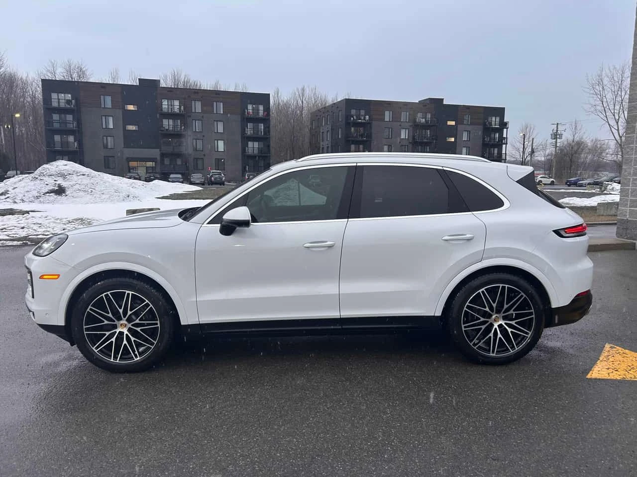 Porsche Cayenne  | AWD | DISTRONIC | CARFAX, снимка 5 - Автомобили и джипове - 53950924