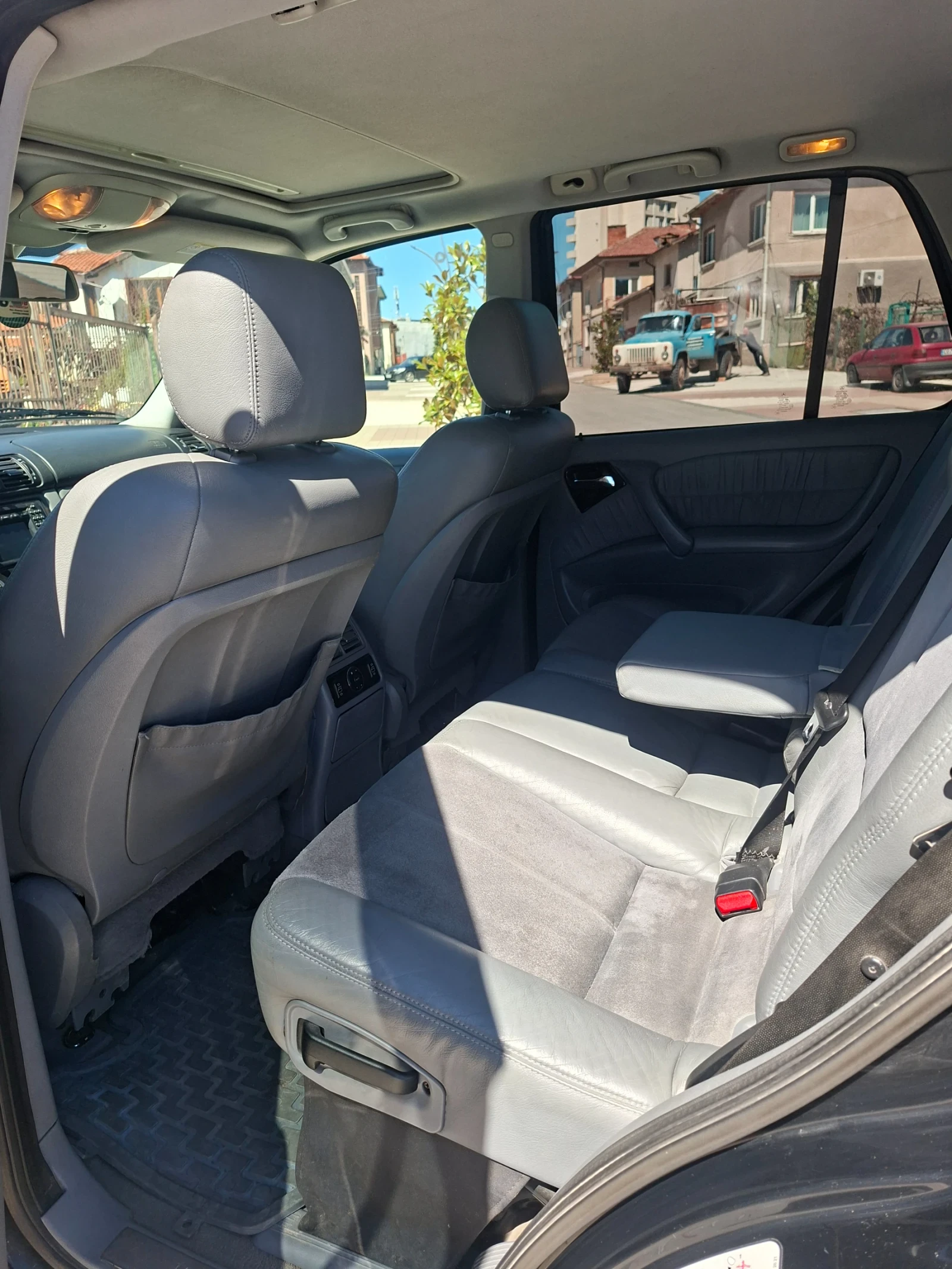 Mercedes-Benz ML 270 Special Edition , снимка 7 - Автомобили и джипове - 54112725