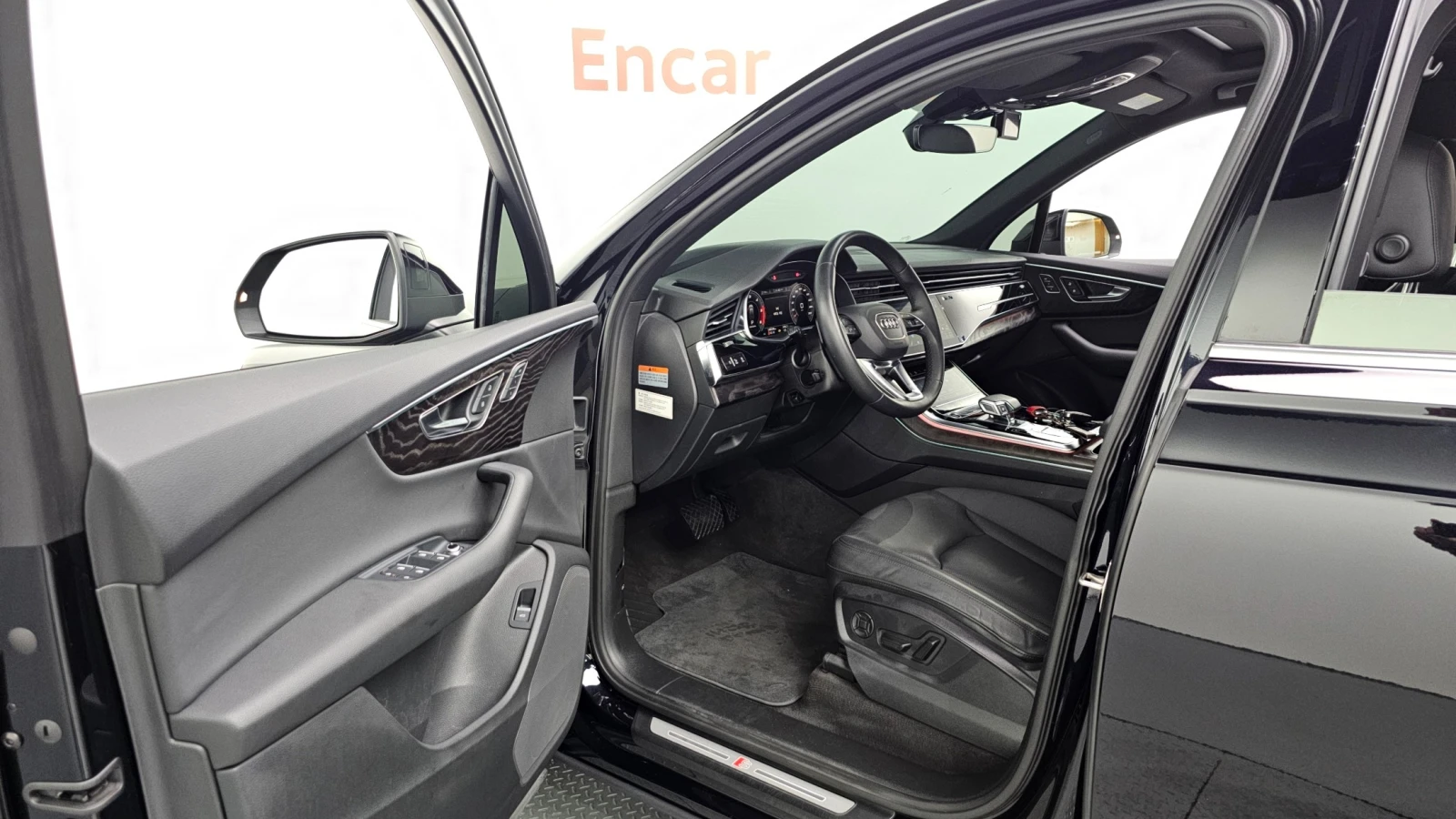 Audi Q7 DIS* 360* Matrix* Pano* , снимка 12 - Автомобили и джипове - 56083481