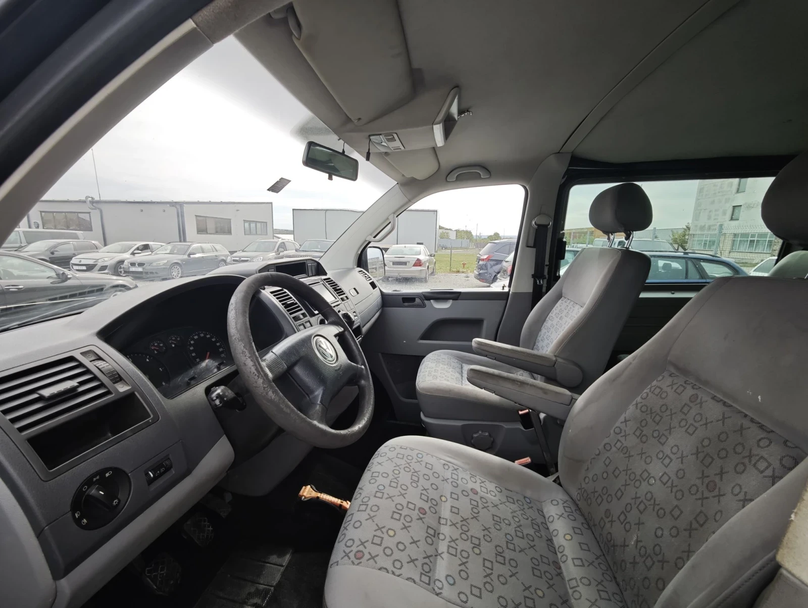 VW T5 2.5, снимка 9 - Бусове и автобуси - 56227875