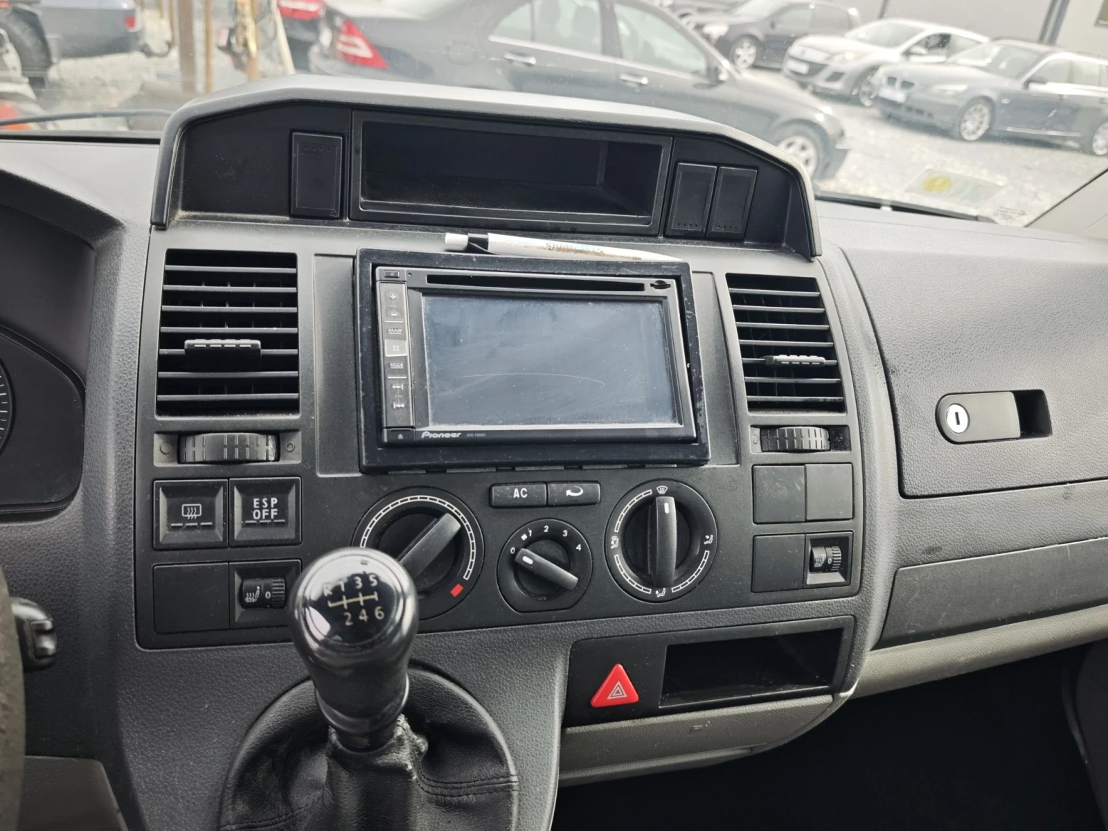 VW T5 2.5, снимка 12 - Бусове и автобуси - 56227875