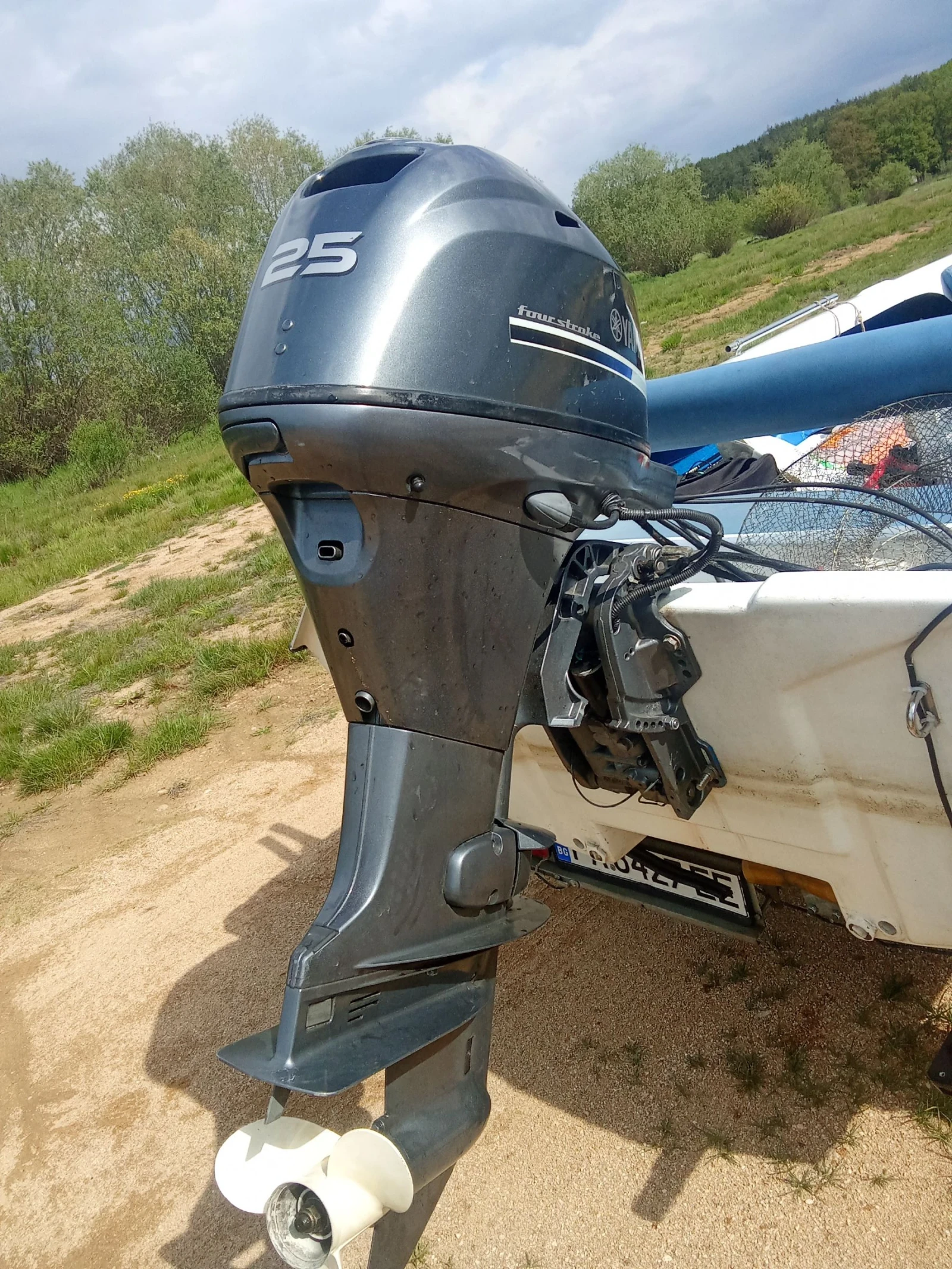 Извънбордов двигател Yamaha 25hp/2017г./Дълъг/Ел.Хидравлика/щамбайн/отличен - изображение 4