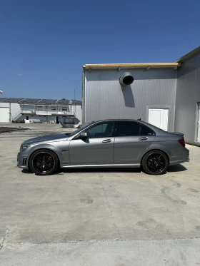 Mercedes-Benz C 63 AMG, снимка 3