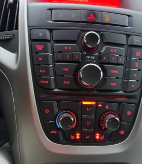 Opel Astra 1.4 Бензин 93 000 км, снимка 16