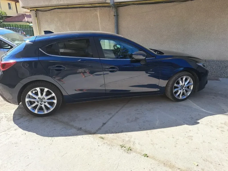 Mazda 3, снимка 2 - Автомобили и джипове - 46993155