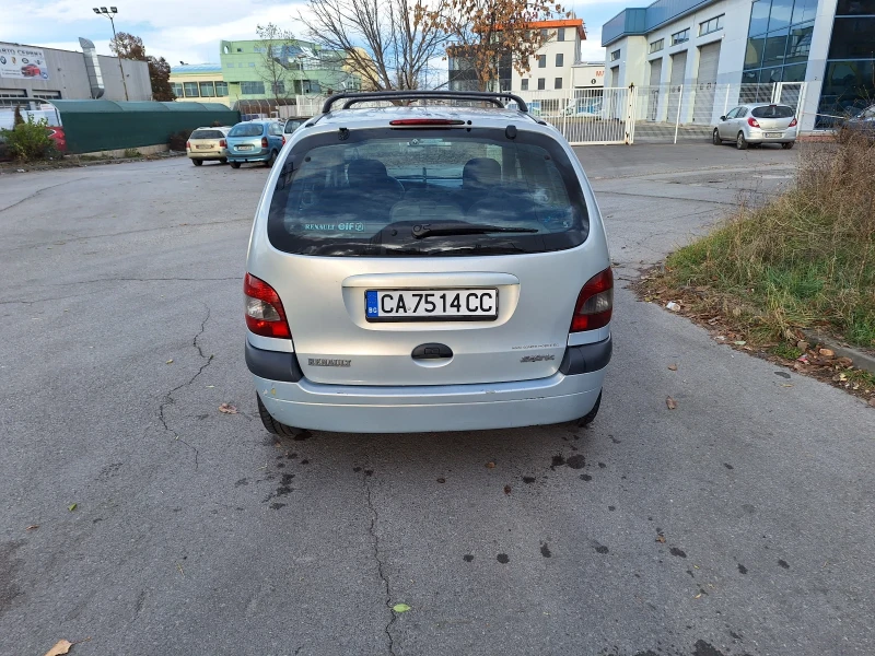 Renault Scenic, снимка 3 - Автомобили и джипове - 48043524