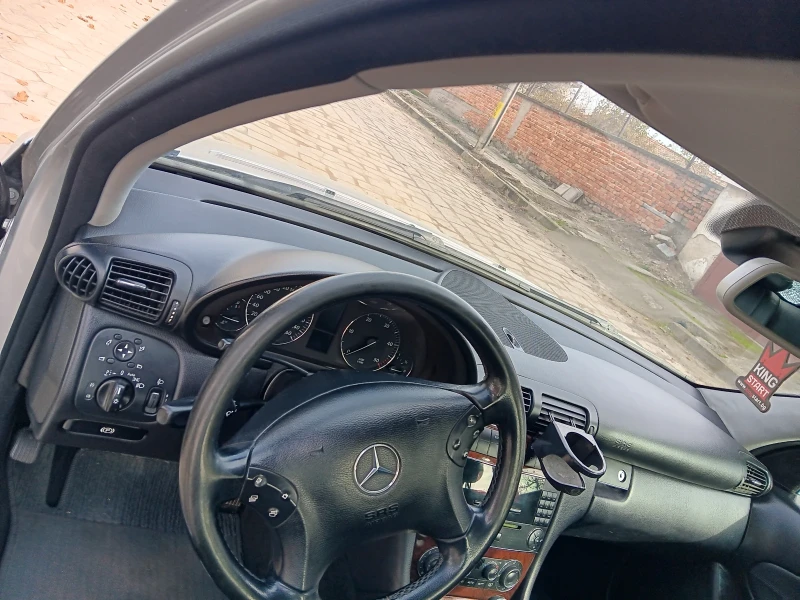 Mercedes-Benz C 220 150 коня, снимка 7 - Автомобили и джипове - 48713594