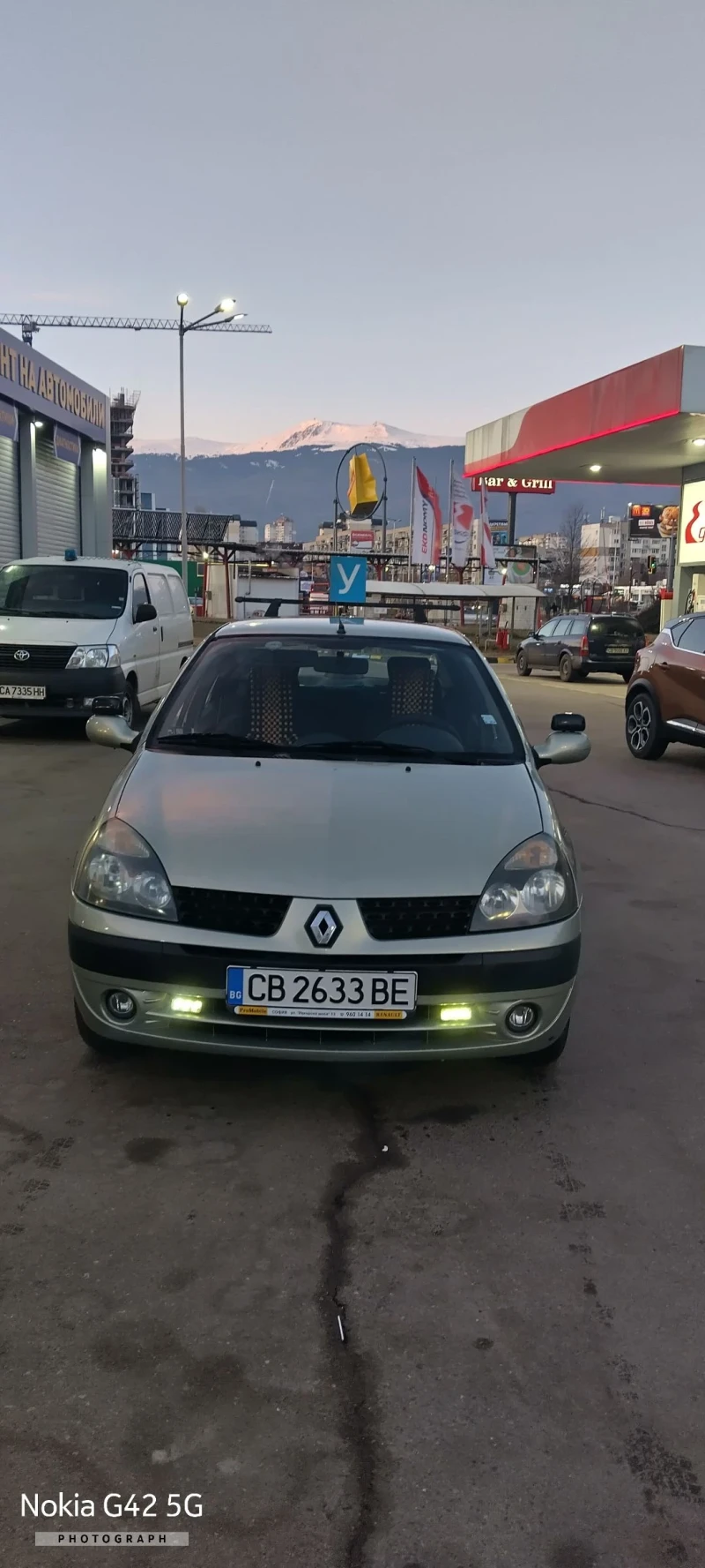 Renault Clio, снимка 1 - Автомобили и джипове - 49326337