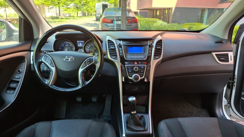 Hyundai I30 1.6 CRDI / Facelift / 110 кс / Euro 6 , снимка 11 - Автомобили и джипове - 50078501