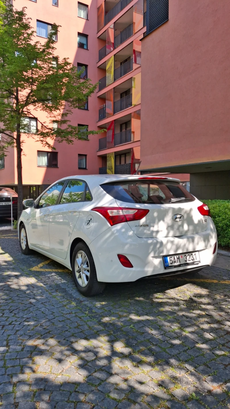 Hyundai I30 1.6 CRDI / Facelift / 110 кс / Euro 6 , снимка 4 - Автомобили и джипове - 50078501