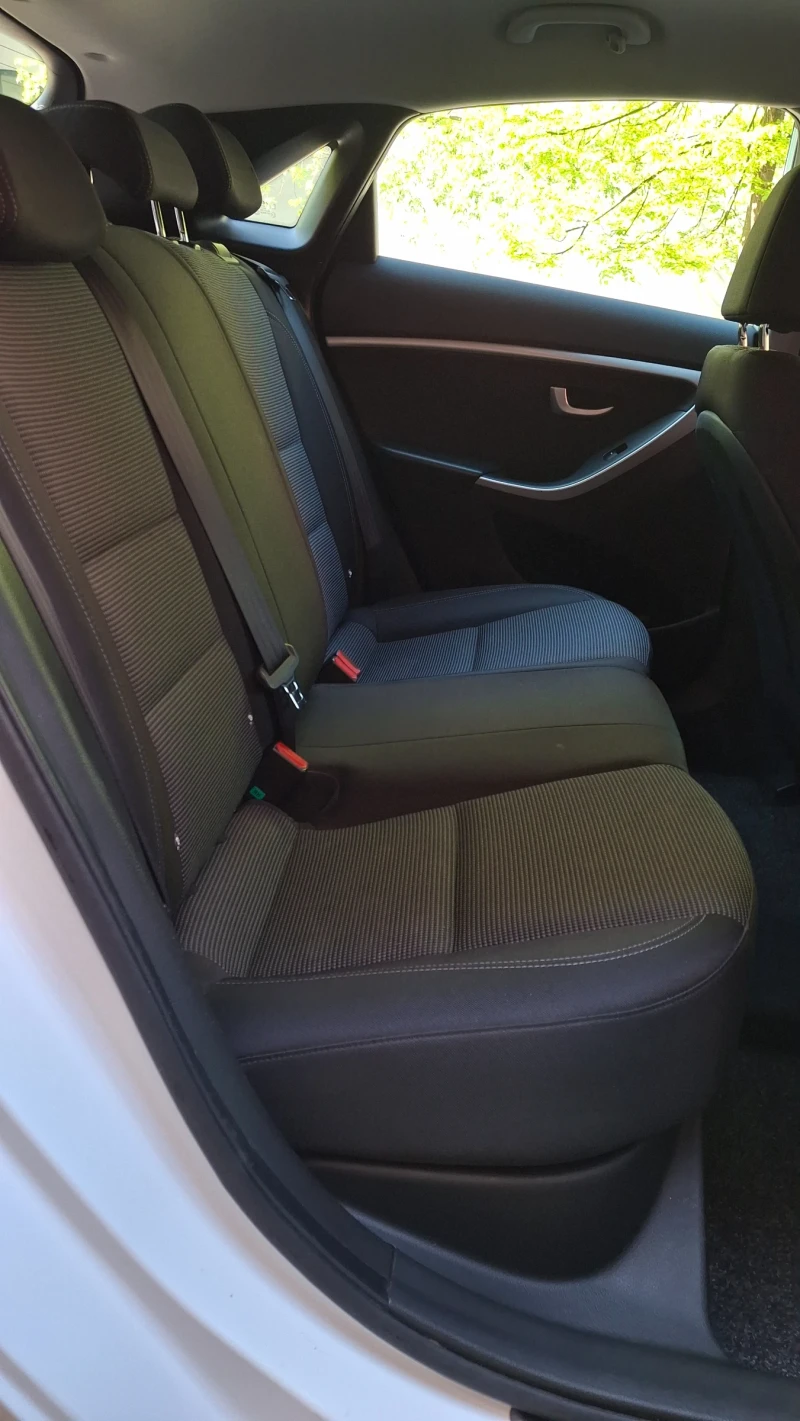 Hyundai I30 1.6 CRDI / Facelift / 110 кс / Euro 6 , снимка 13 - Автомобили и джипове - 50078501