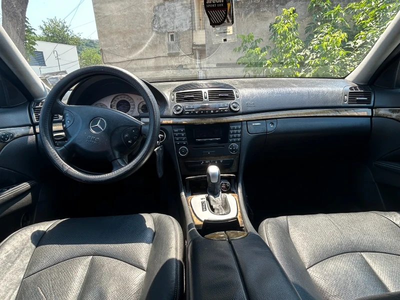 Mercedes-Benz E 320, снимка 6 - Автомобили и джипове - 50925585