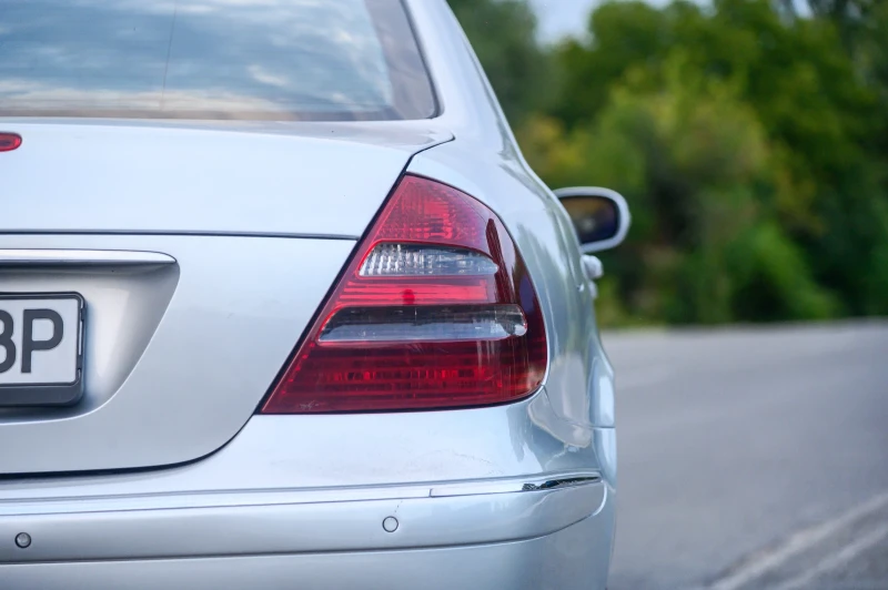 Mercedes-Benz E 320, снимка 4 - Автомобили и джипове - 50925585