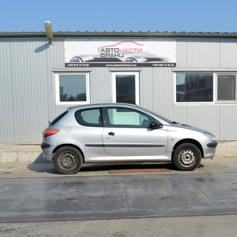 Peugeot 206 1.1 i, снимка 3 - Автомобили и джипове - 51136019