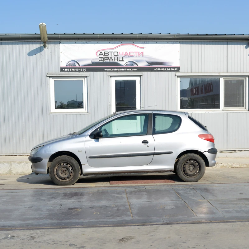 Peugeot 206 1.1 i, снимка 2 - Автомобили и джипове - 51136019